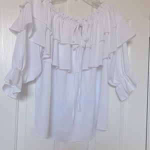 White sexy can be worn off the shoulder ruffle blouse